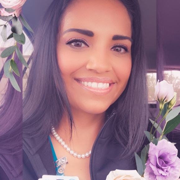 Meet your Posher, Gabriela - Picture 2 of 2